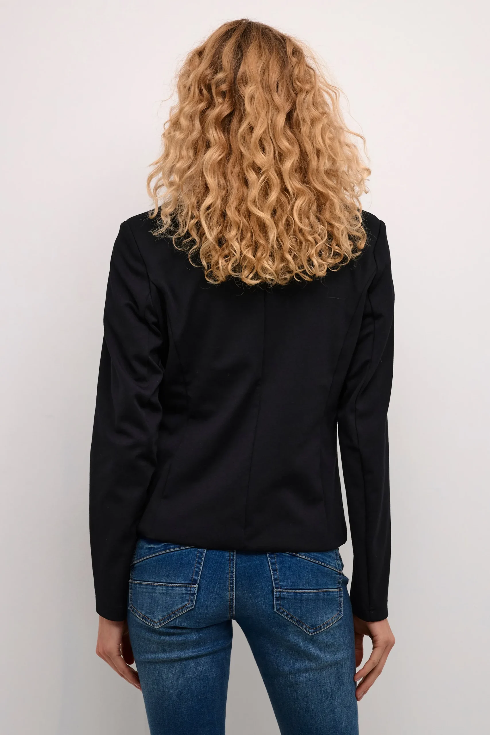 Anett Blazer