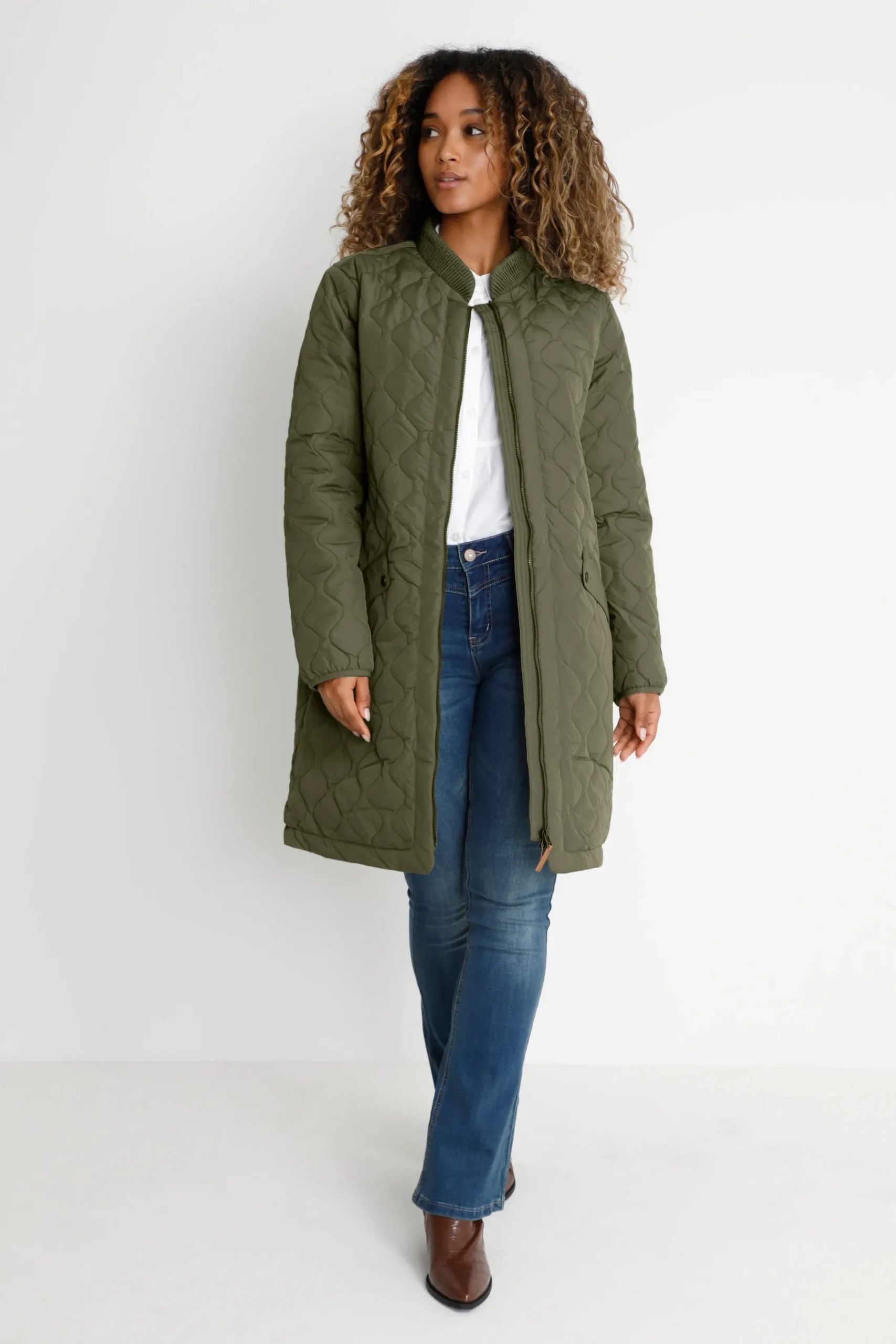 ArwenCR Outerwear