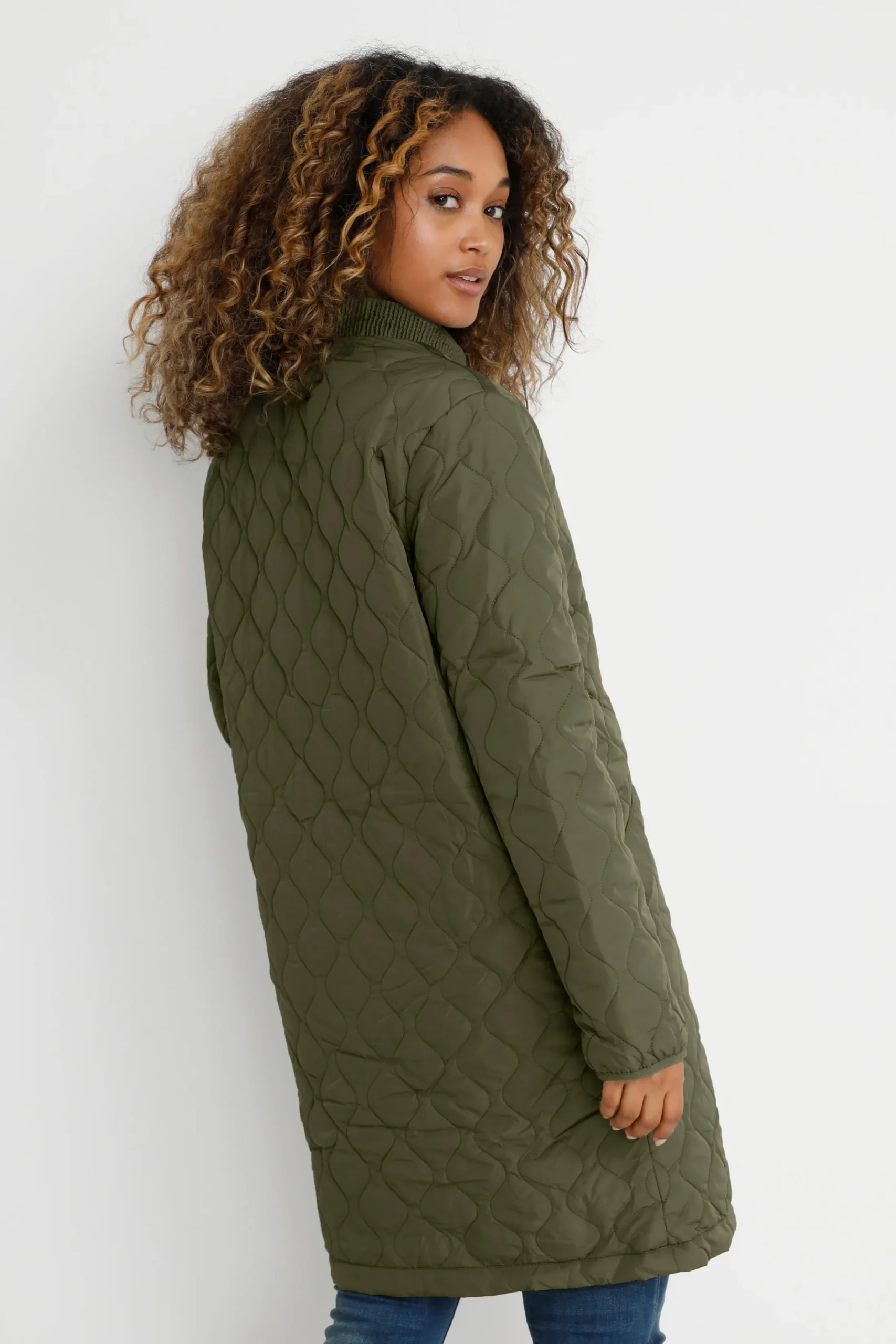 ArwenCR Outerwear
