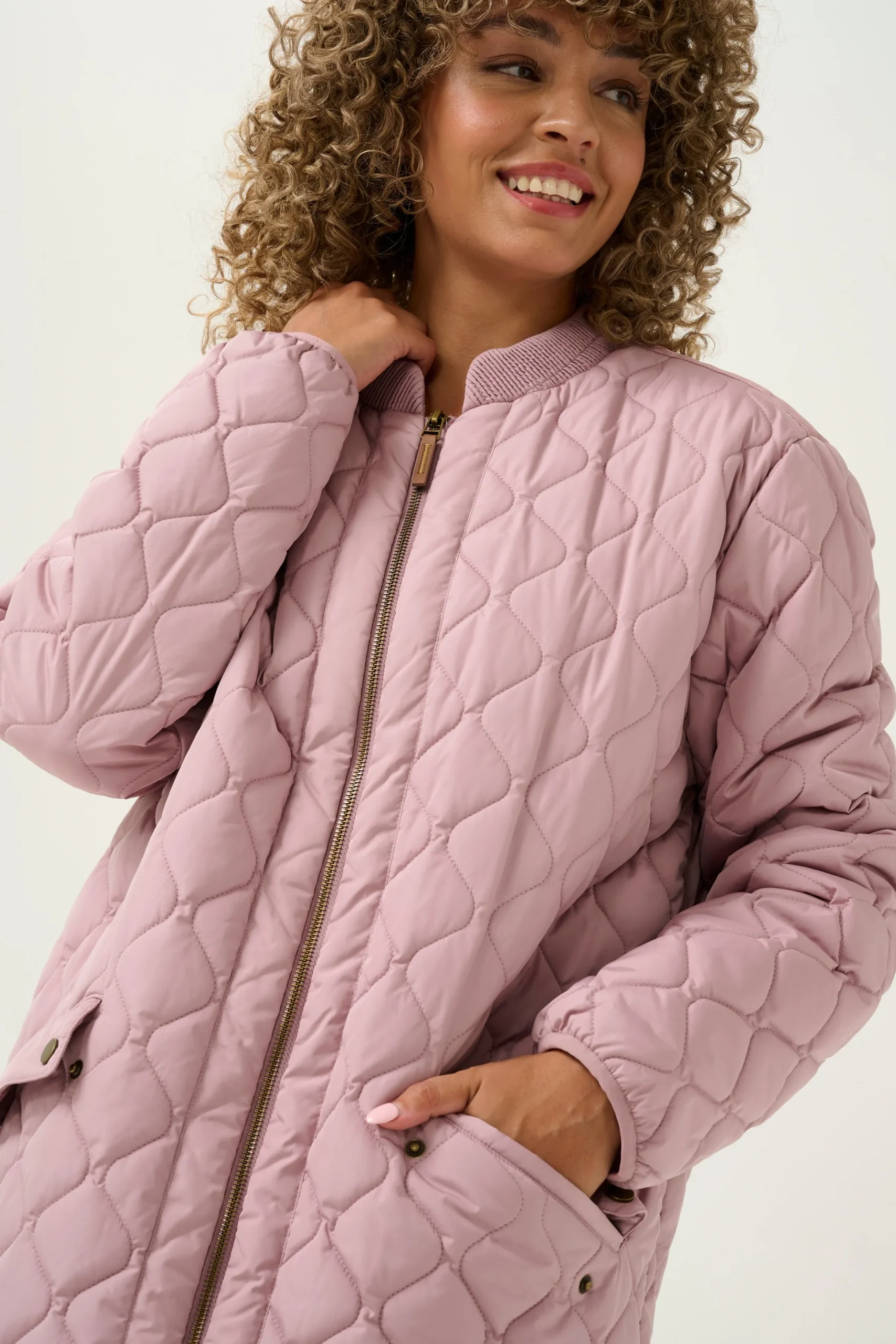 ArwenCR Outerwear