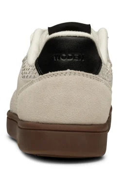 Bjork Shoe