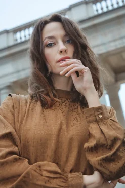 Blouse with long sleeve