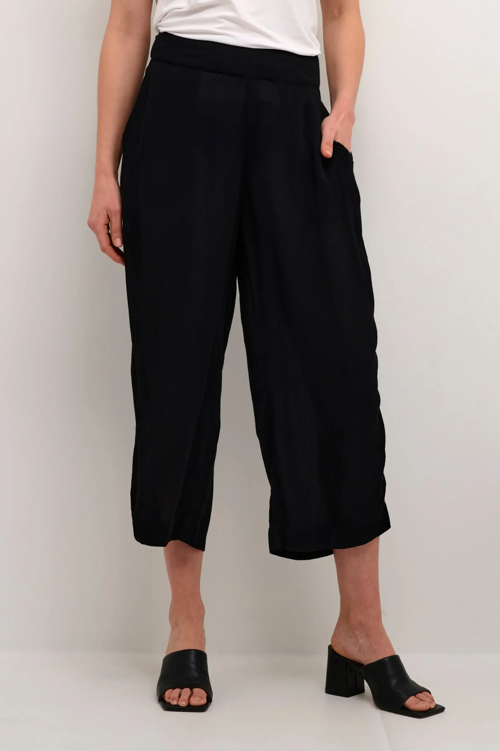 BPulla Trousers
