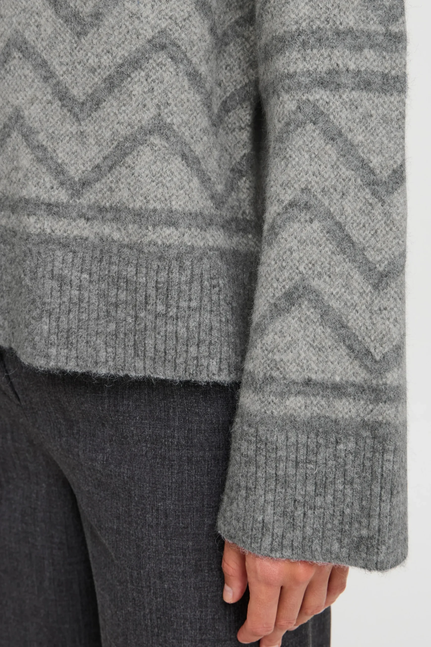 BYOMEA Pullover