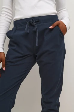Capri pants