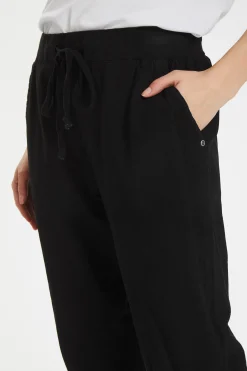 Capri pants