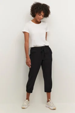 Capri pants