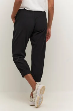 Capri pants