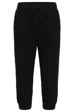 Capri pants