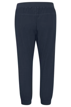 Capri pants