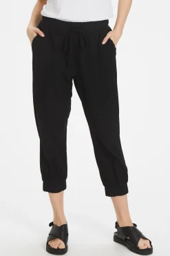 Capri pants