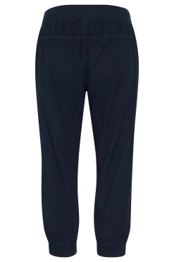 Capri pants