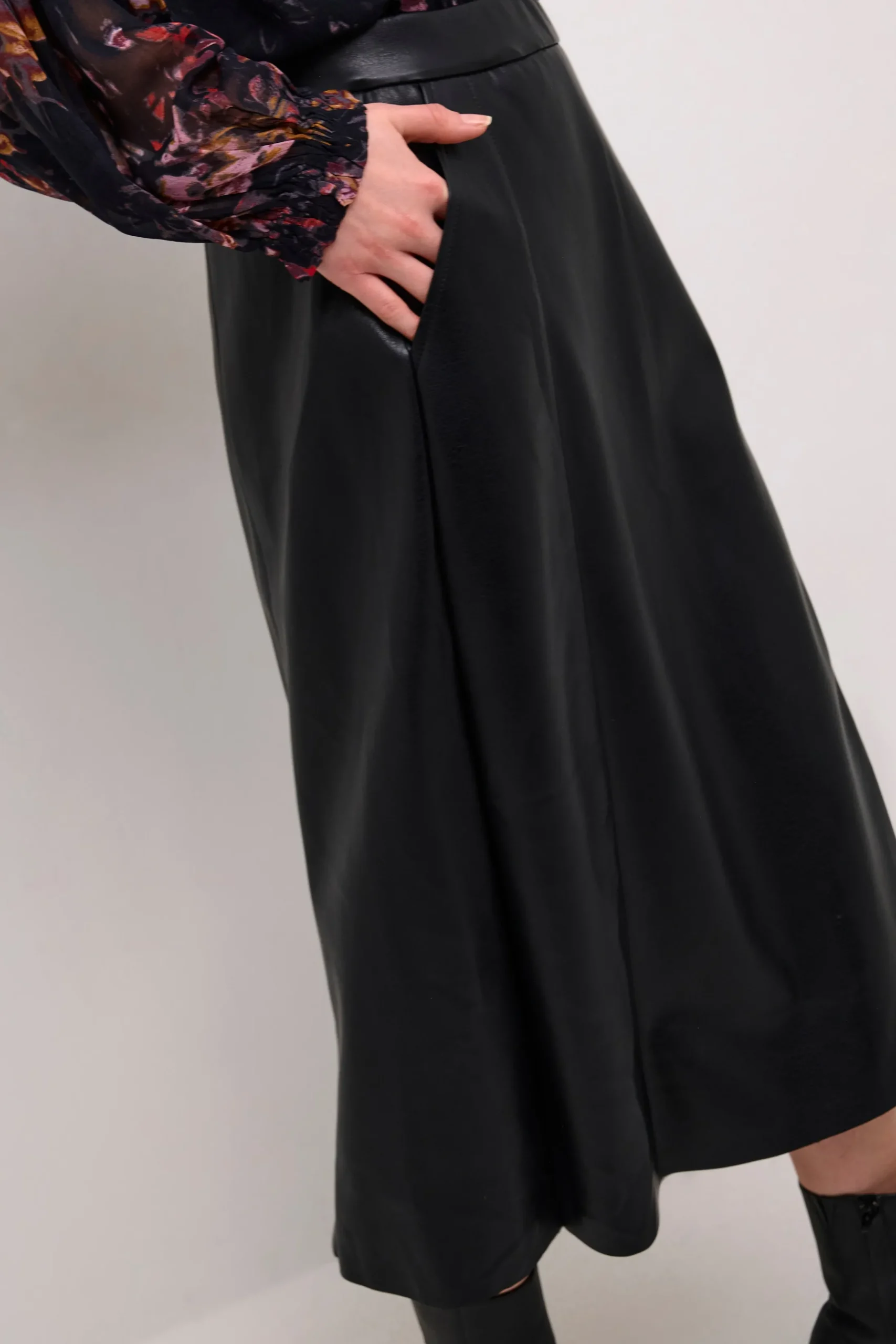 CRAriana Skirt