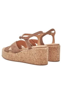 Emily Sandal