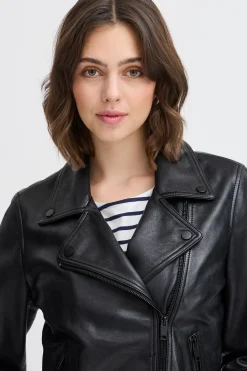 FRRAVA Outerwear