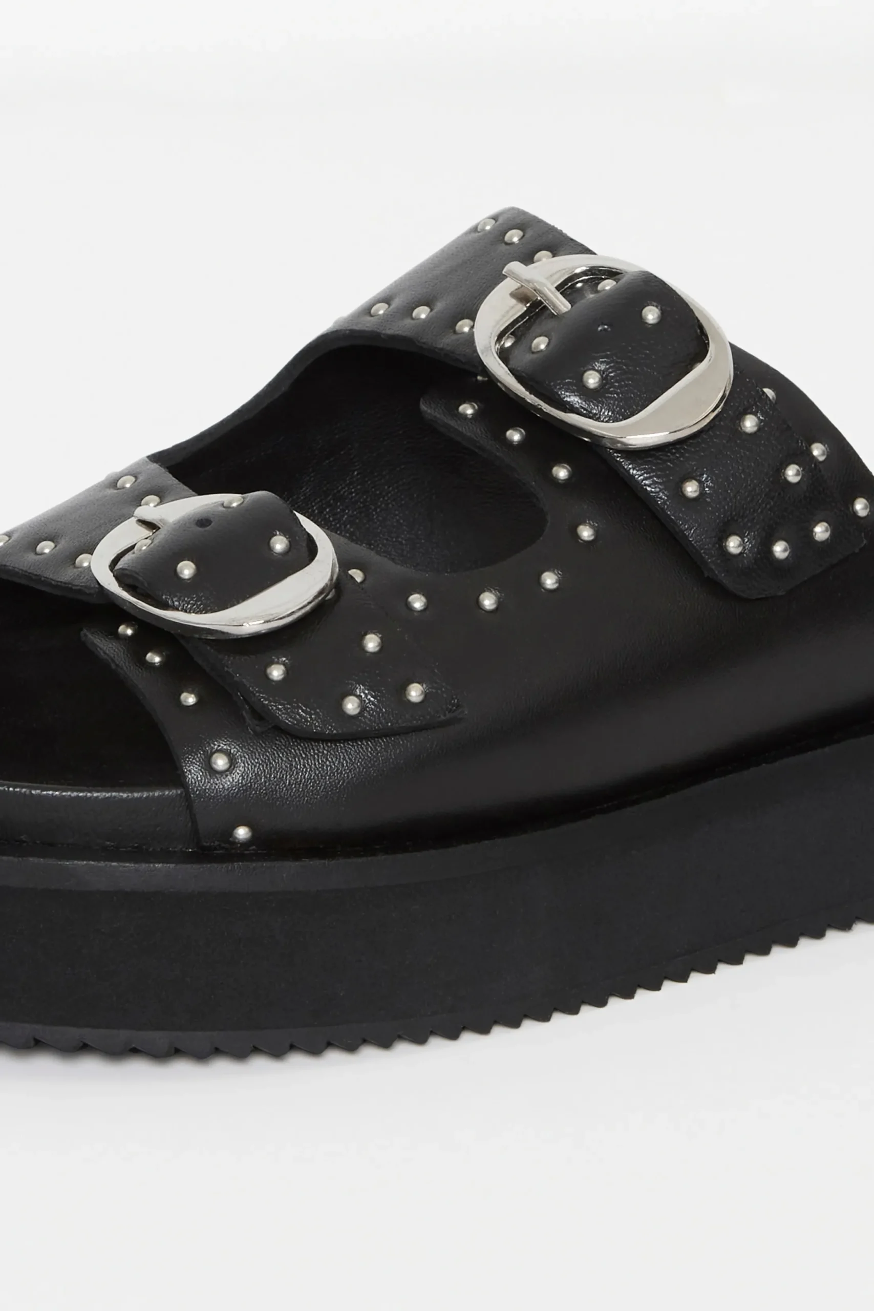 IAUSHA Sandal