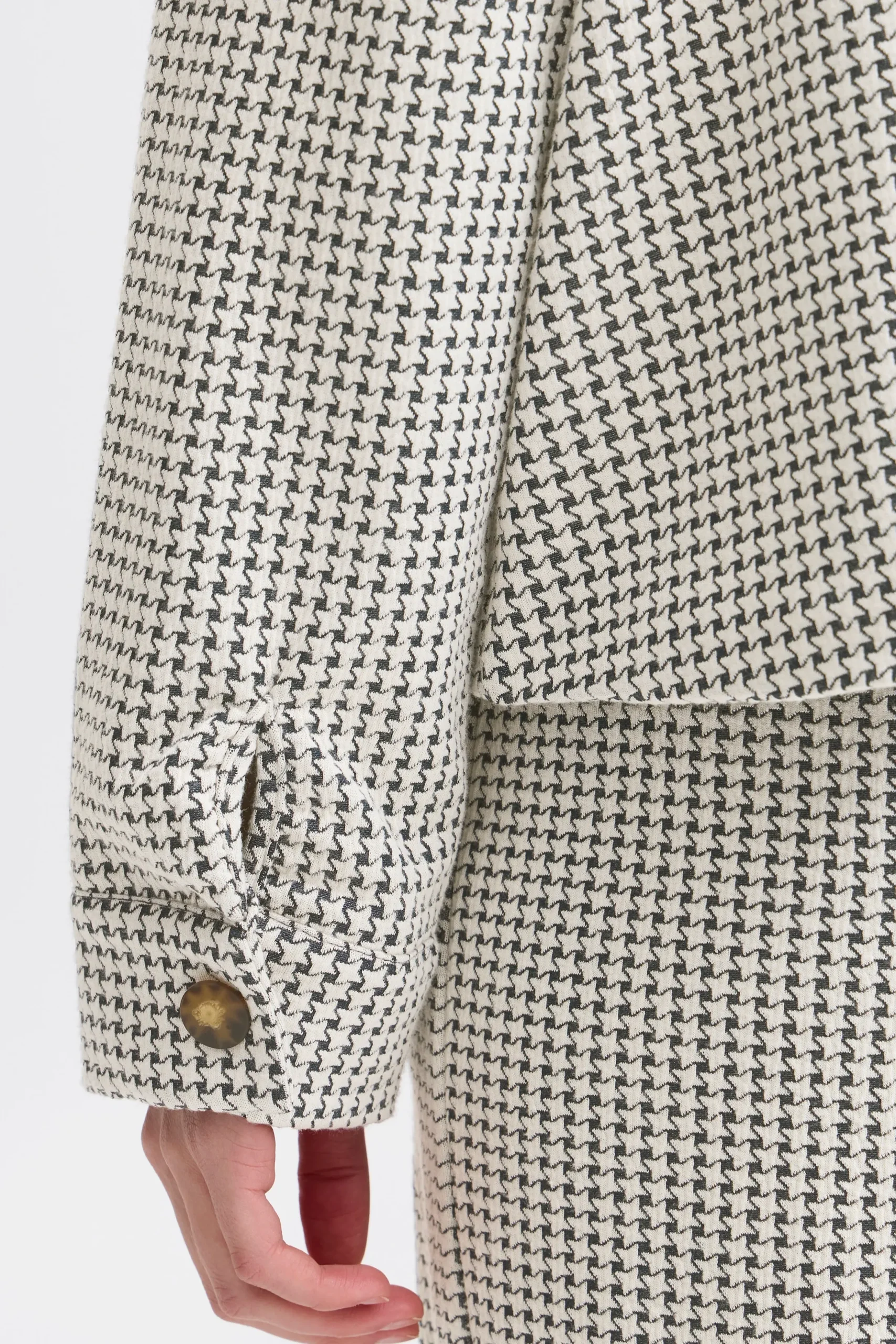 IHKATE Outerwear