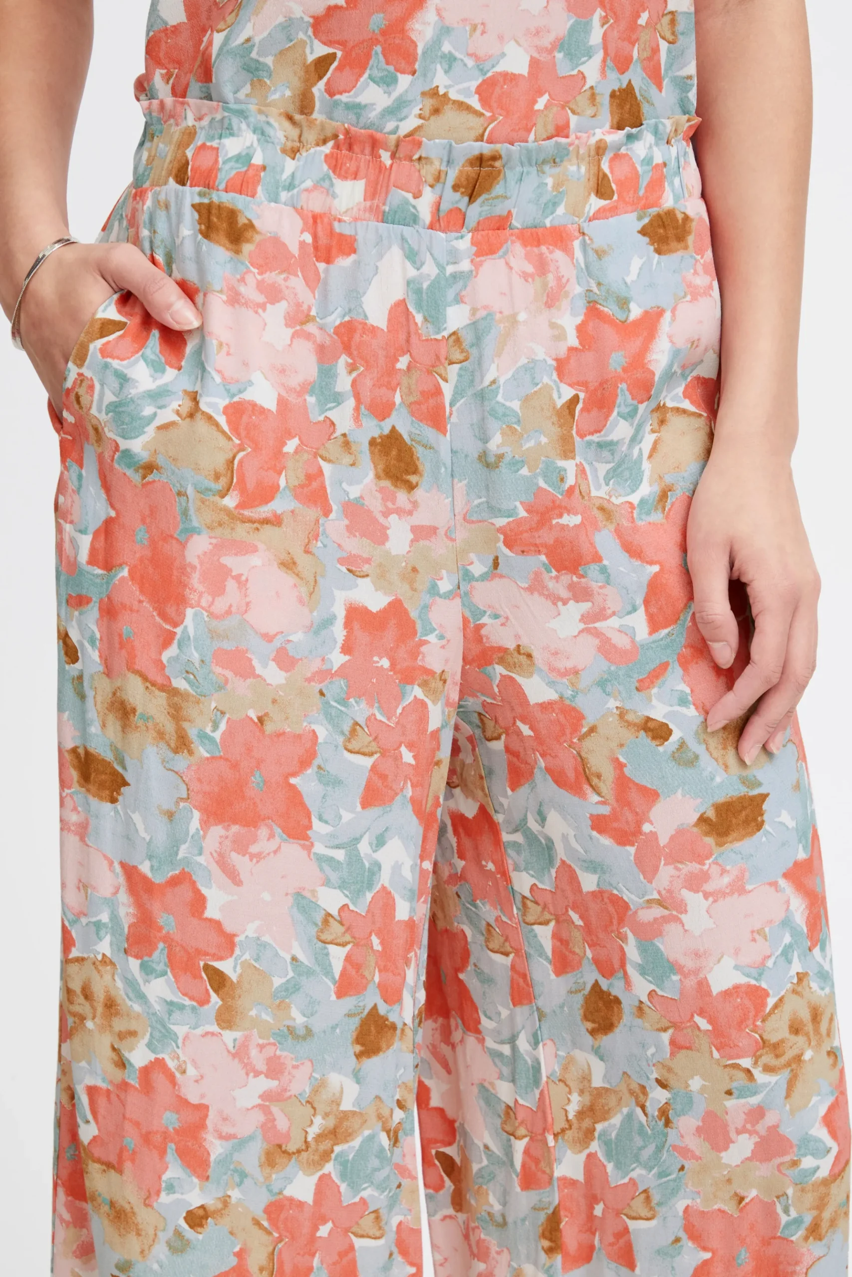 IHSANURA Trousers