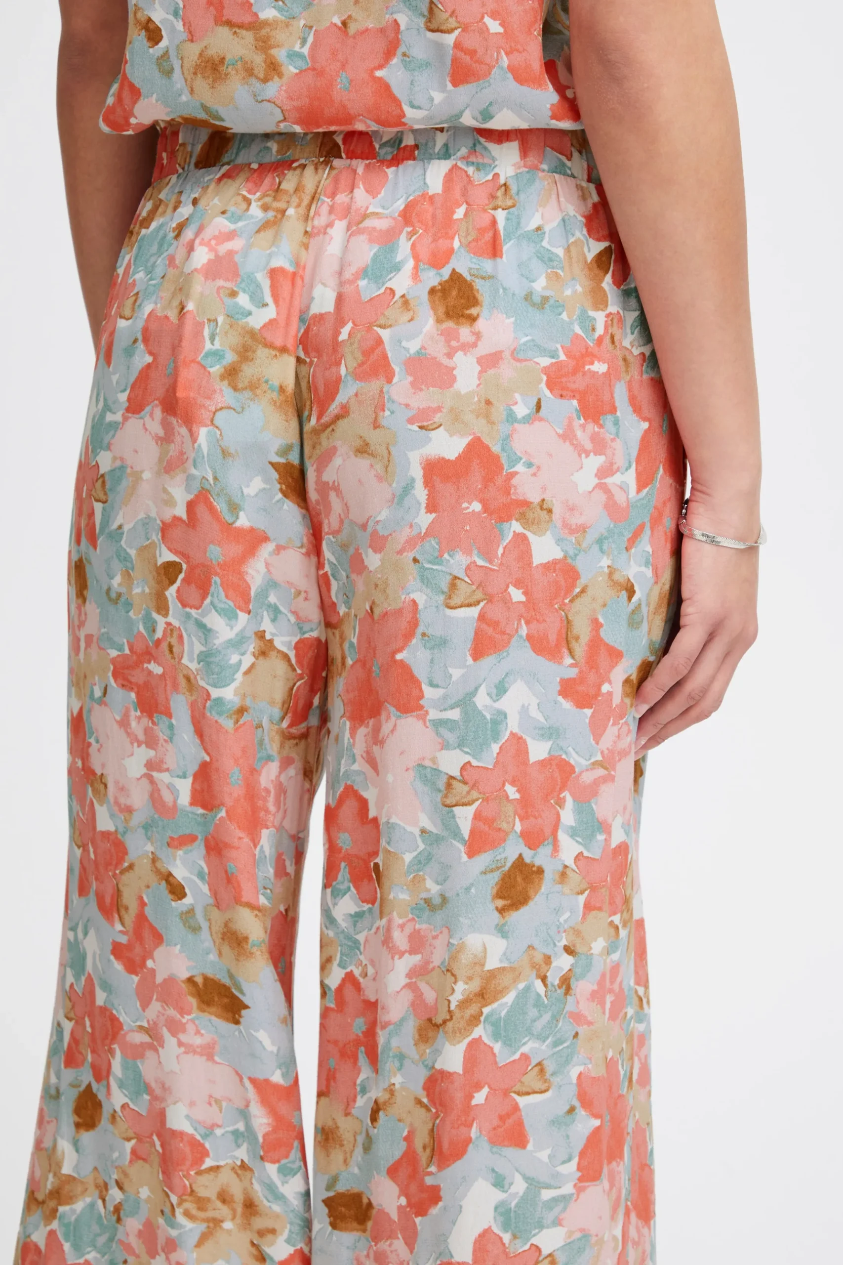 IHSANURA Trousers