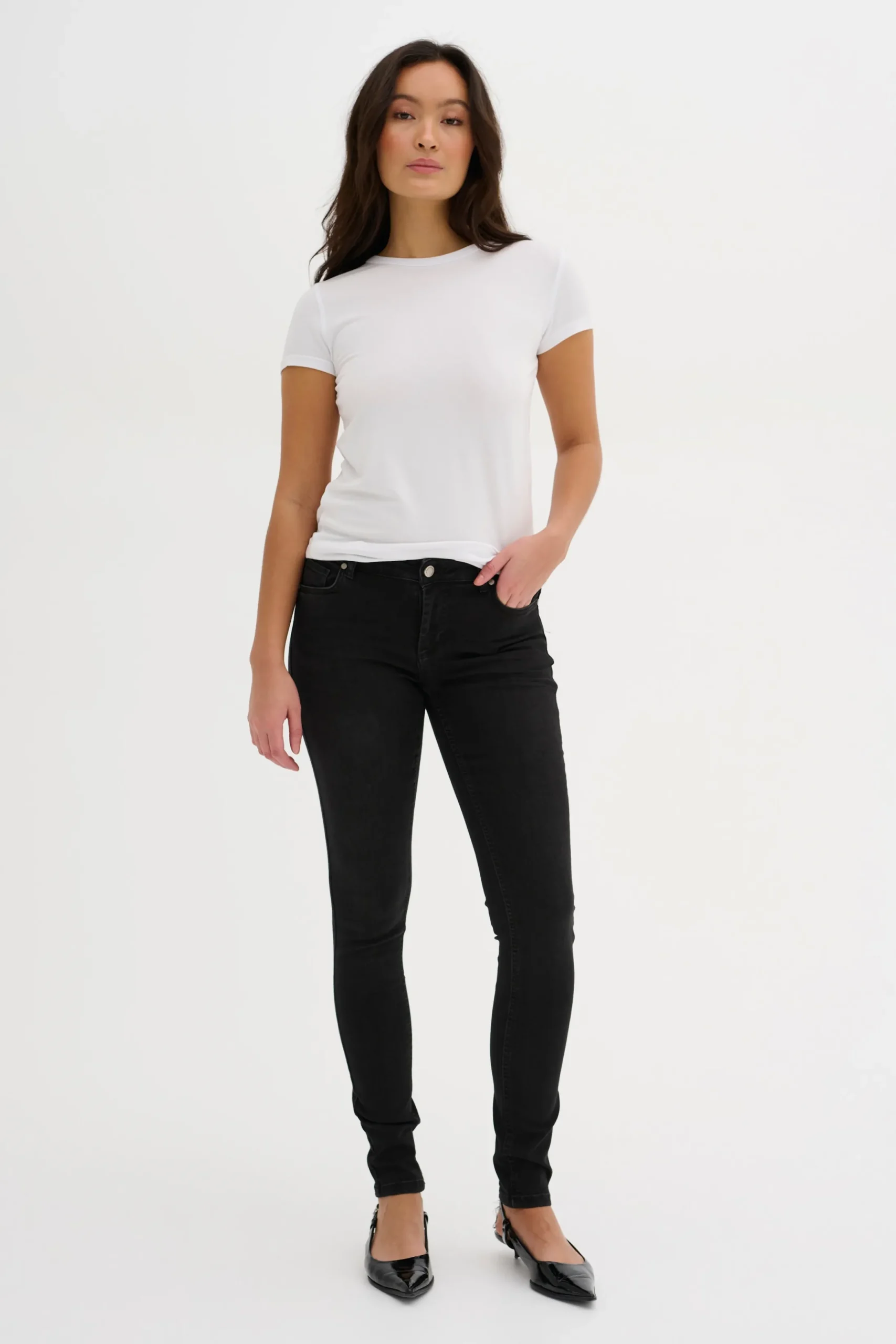 32 Jeans