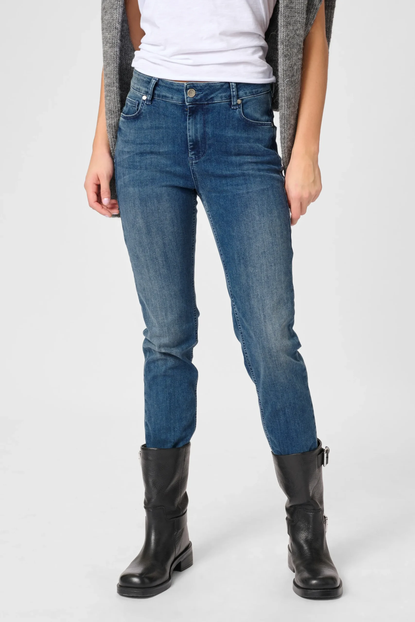 33 Jeans