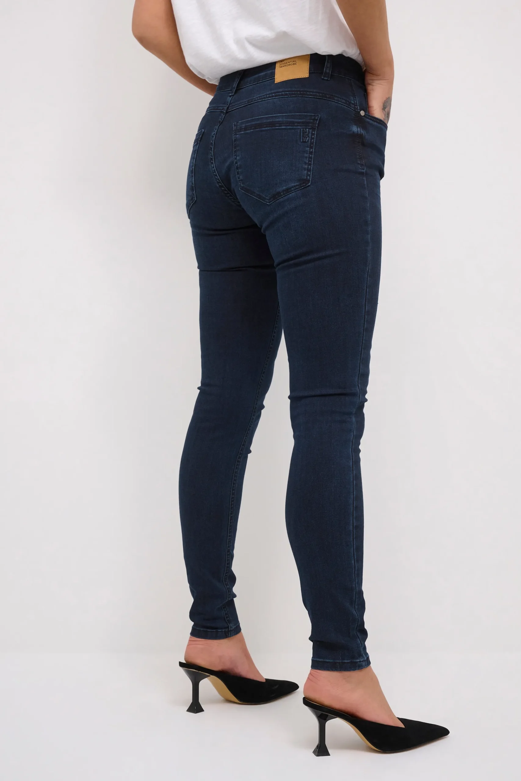 32 Jeans