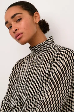 KAamber Blouse