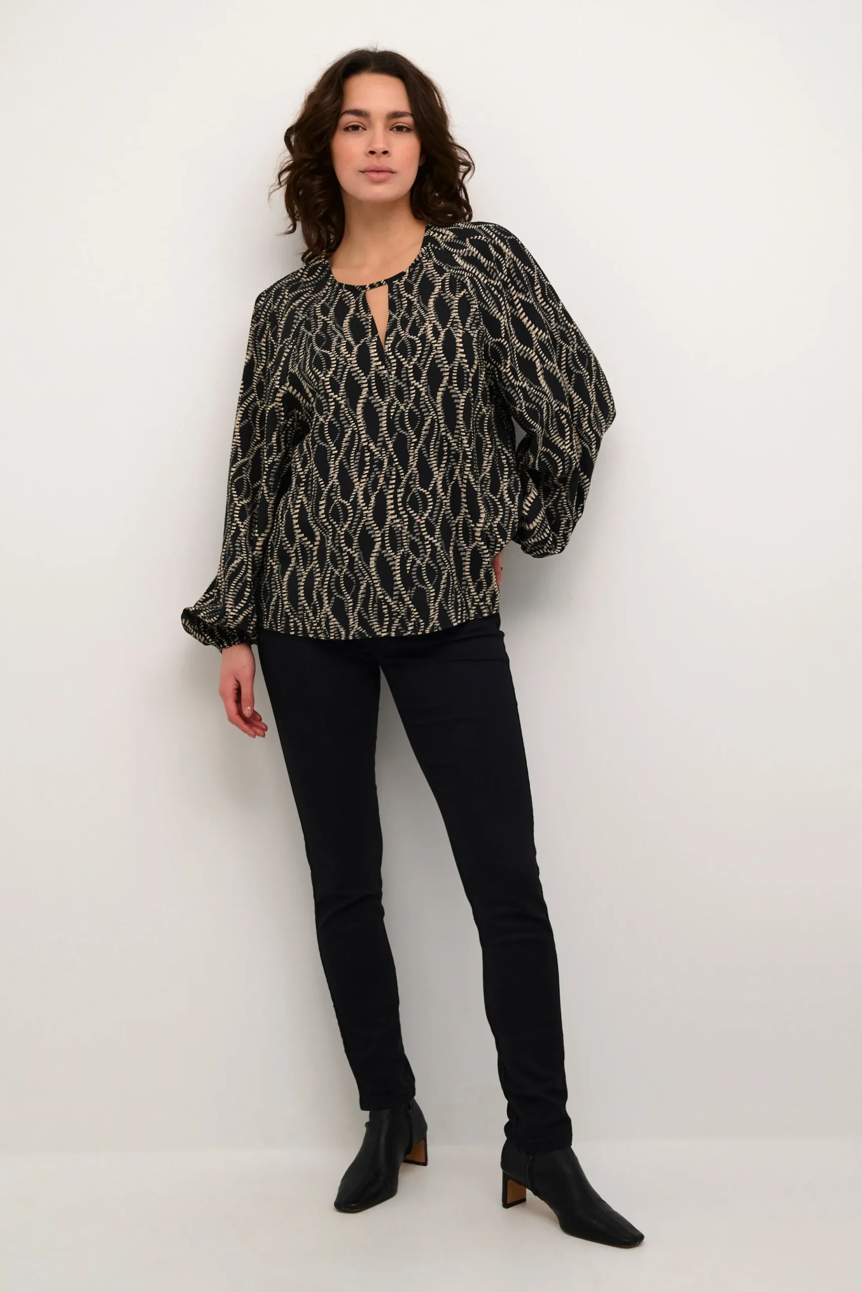 KAdunora Blouse