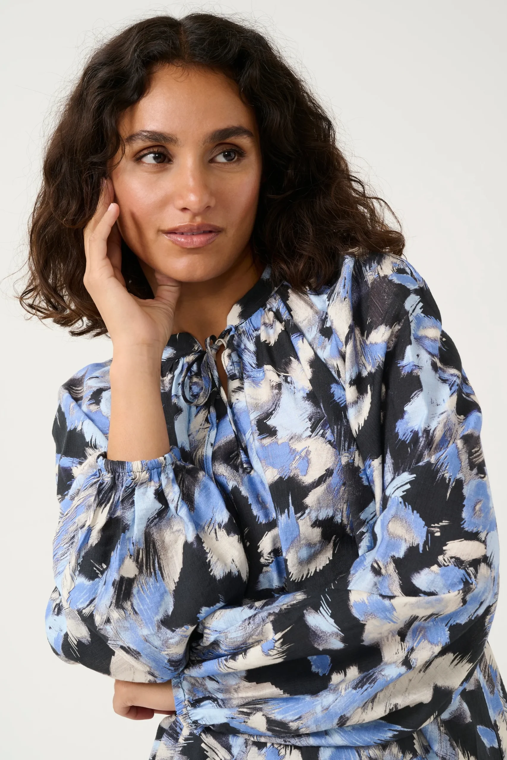 KAvictoria Blouse