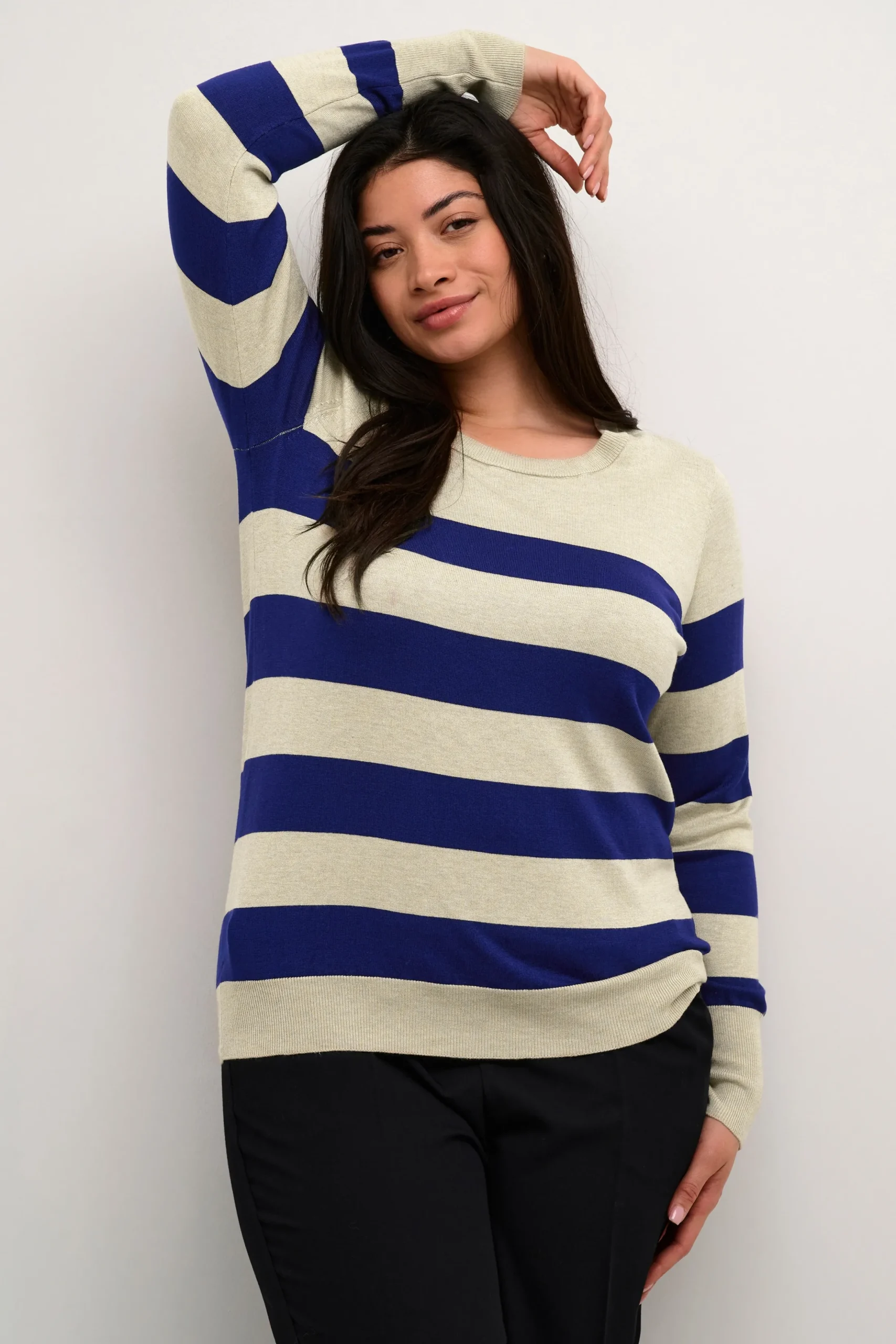 KClizzy Pullover