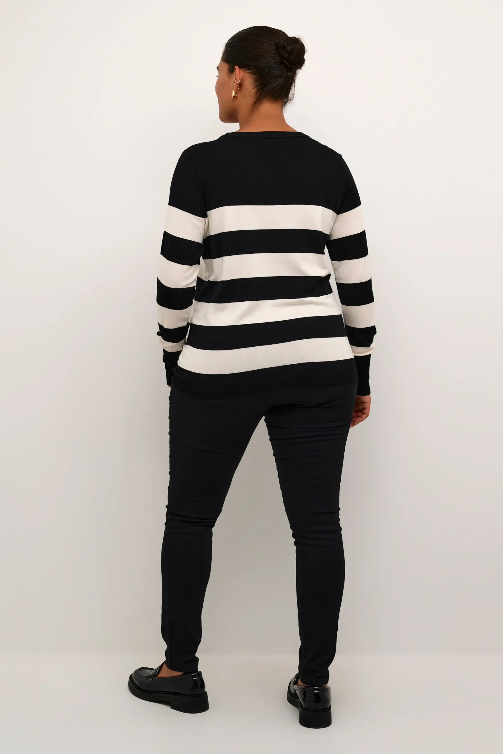 KClizzy Pullover