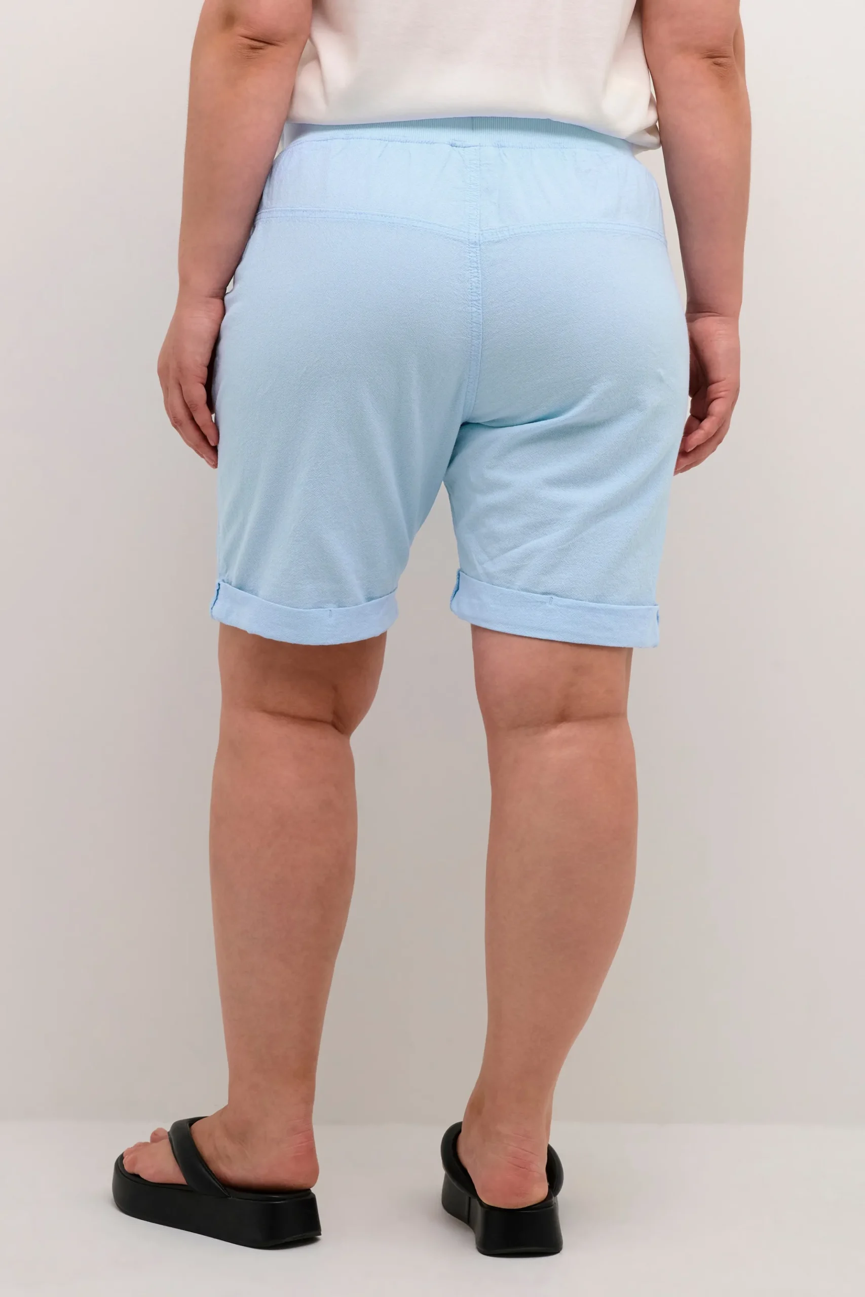 KCnana Shorts