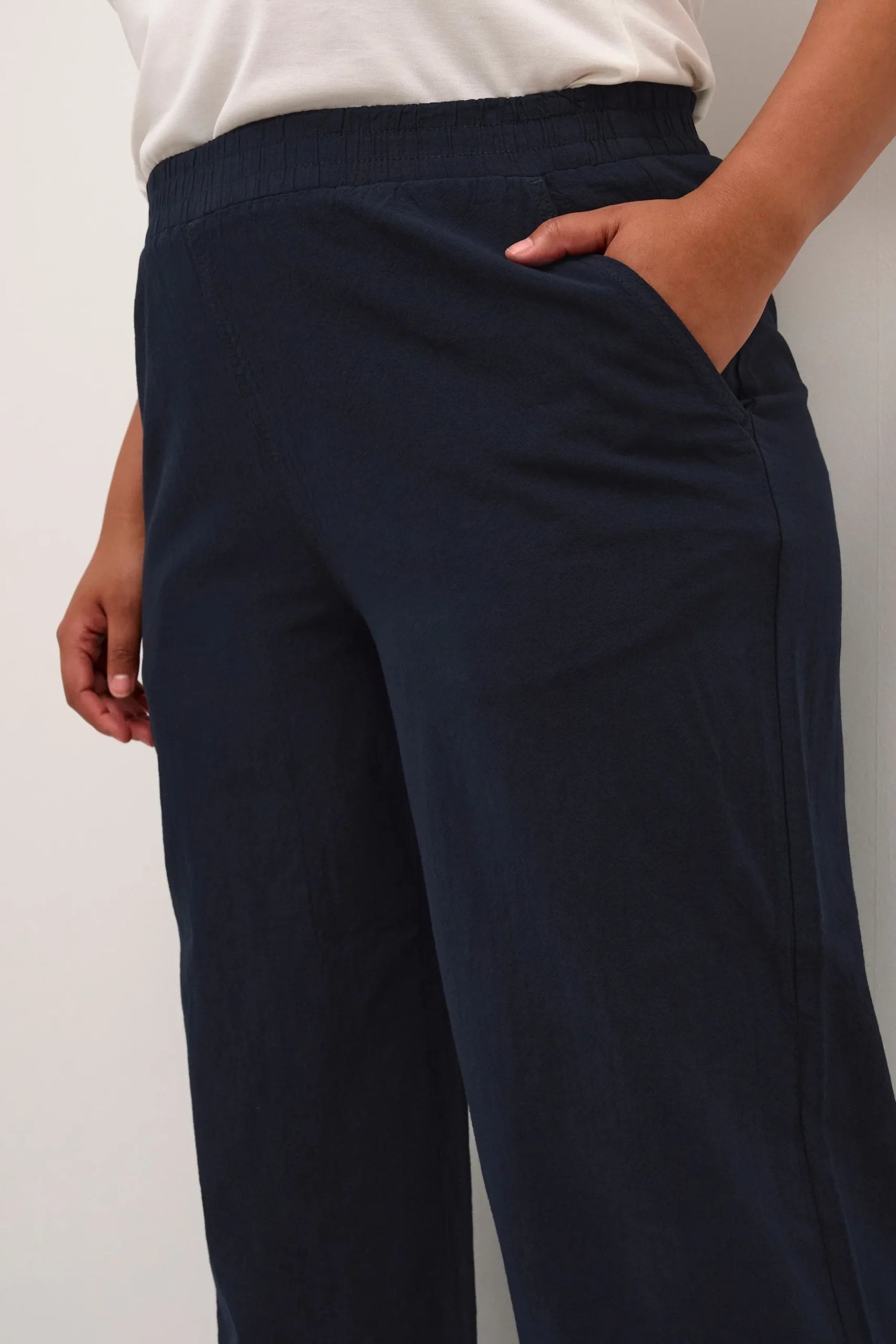 KCnana Trousers