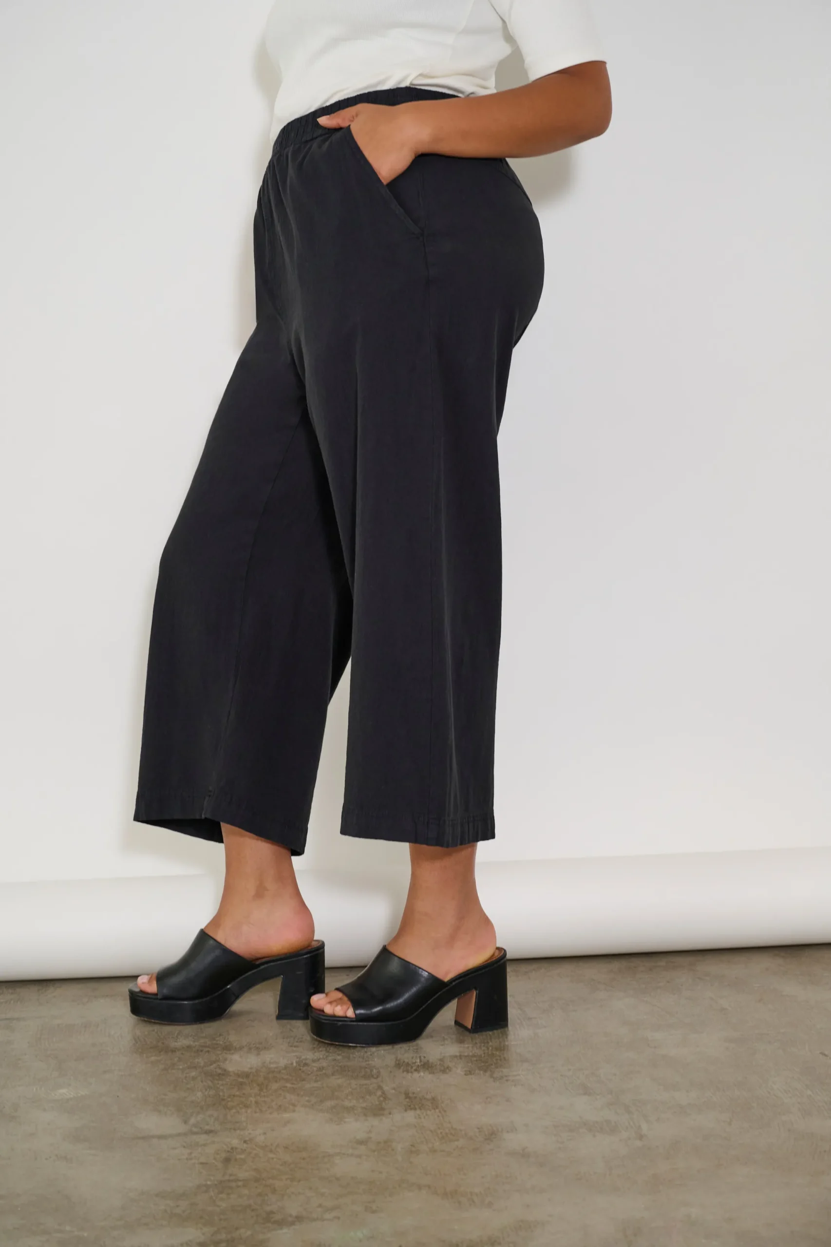 KCnana Trousers