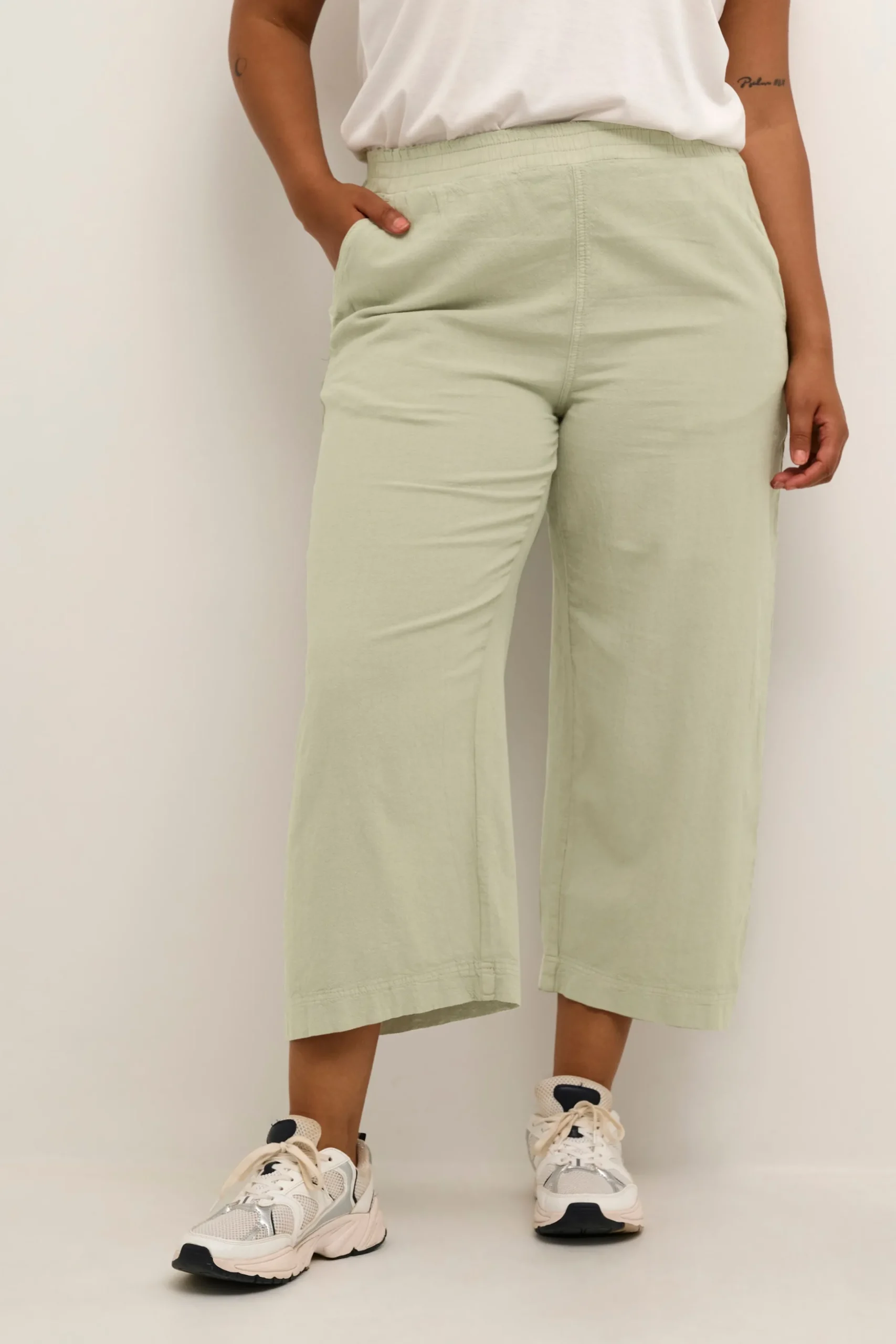 KCnana Trousers