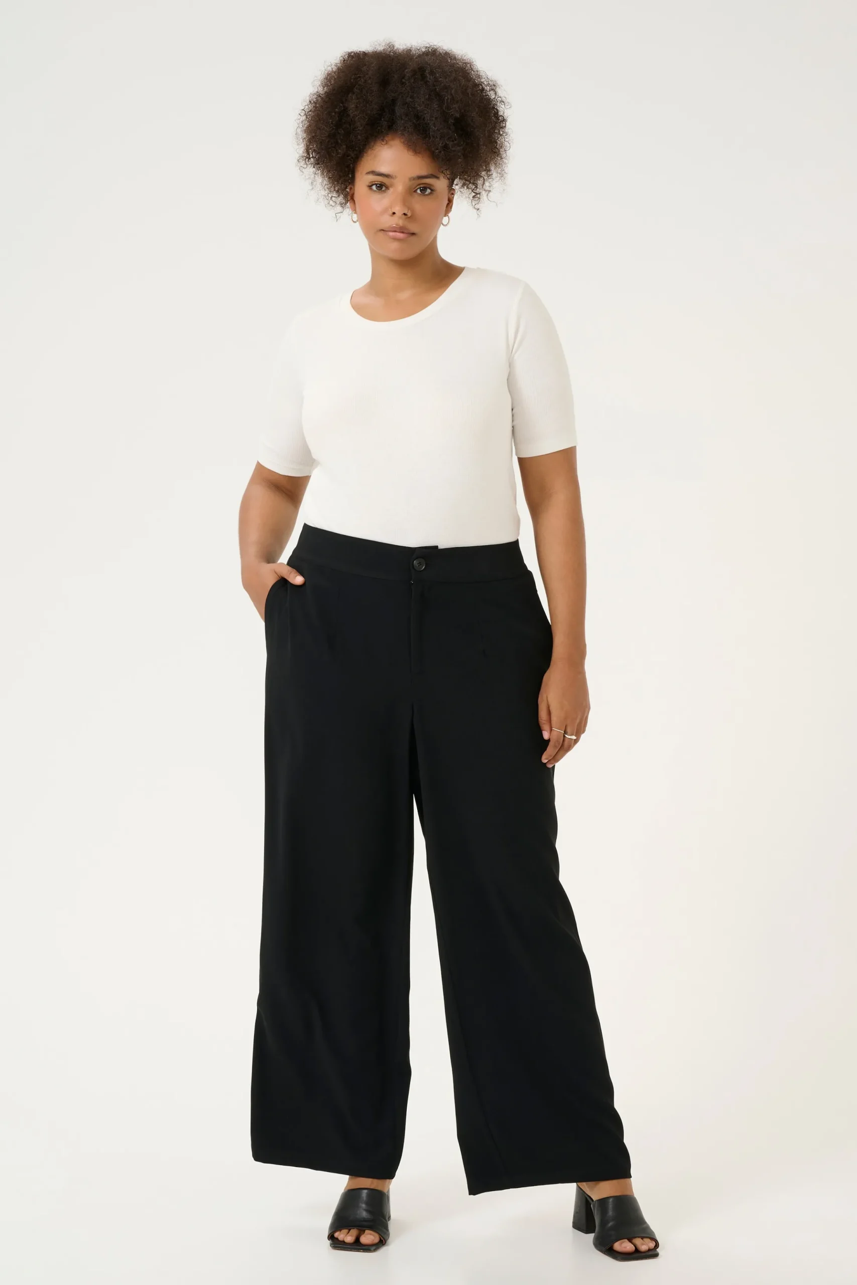 KCroxana Trousers