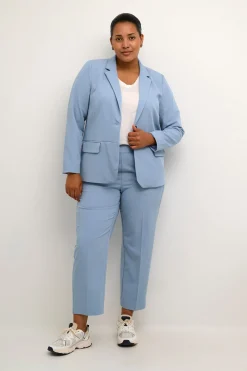 KCsakira Blazer