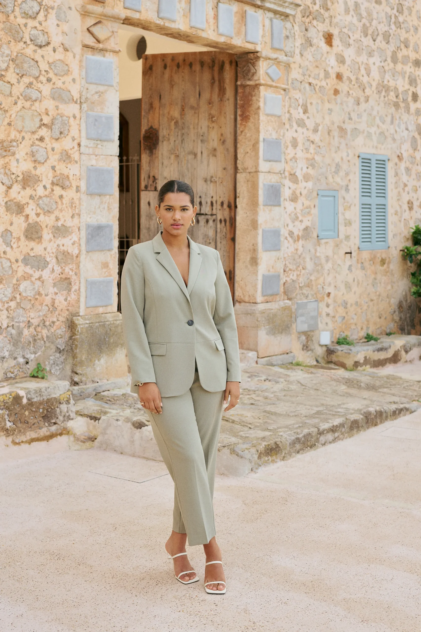 KCsakira Trousers