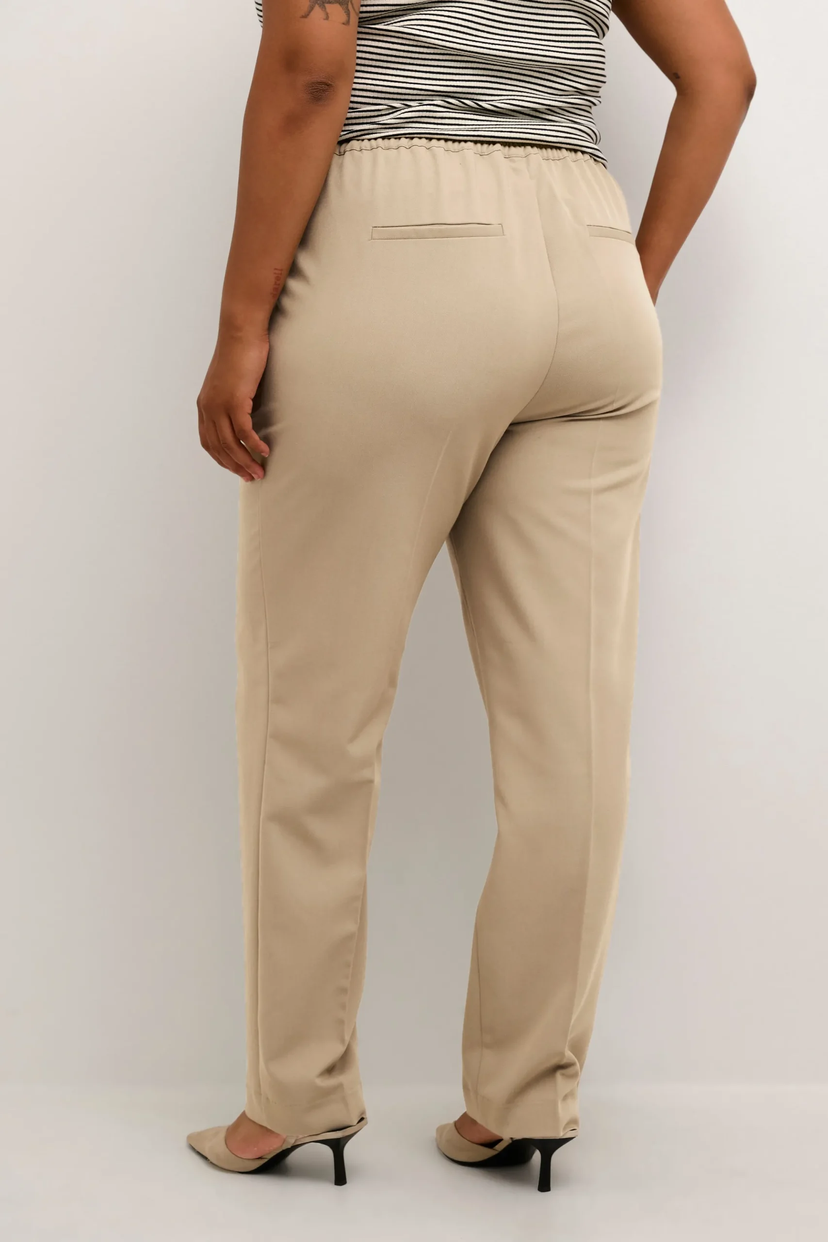 KCsakira Trousers