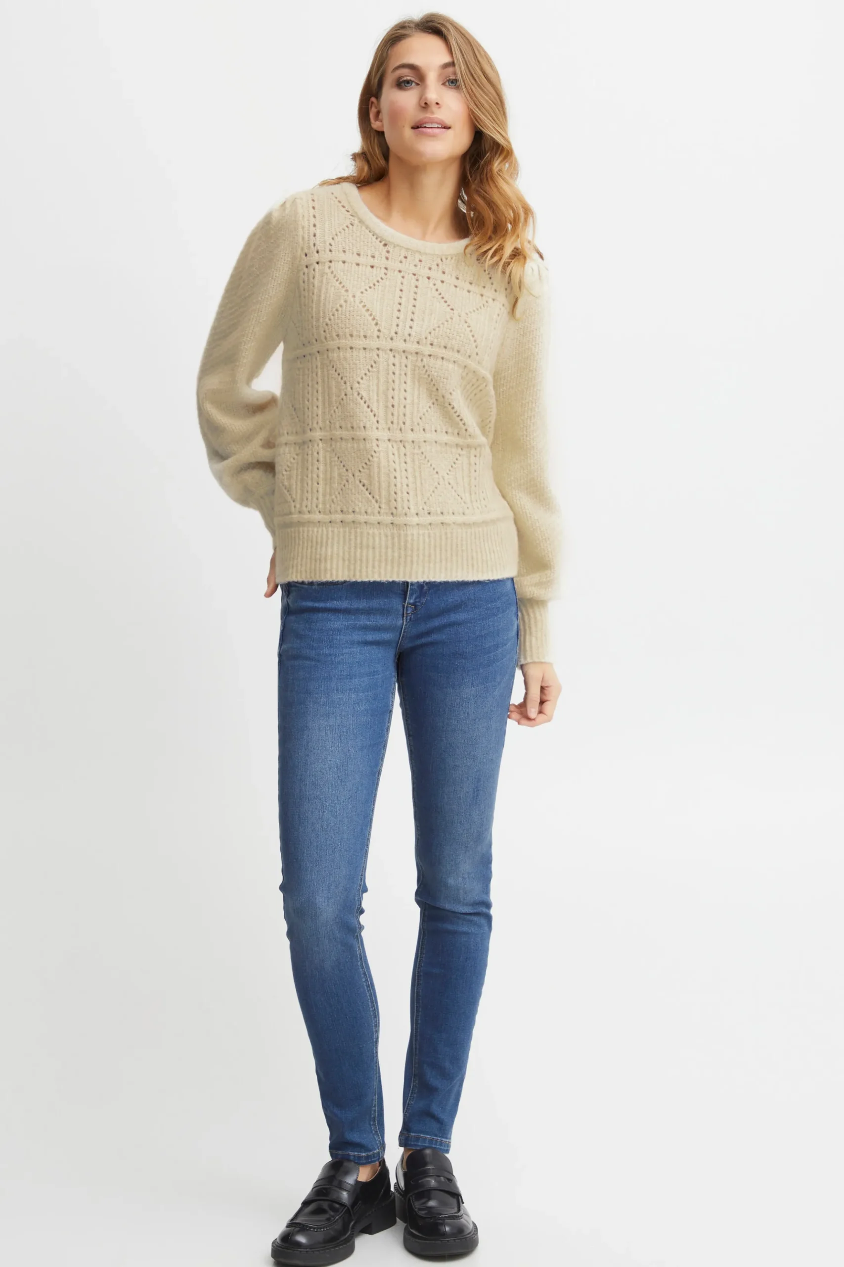 Knitted pullover