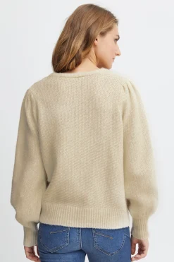 Knitted pullover