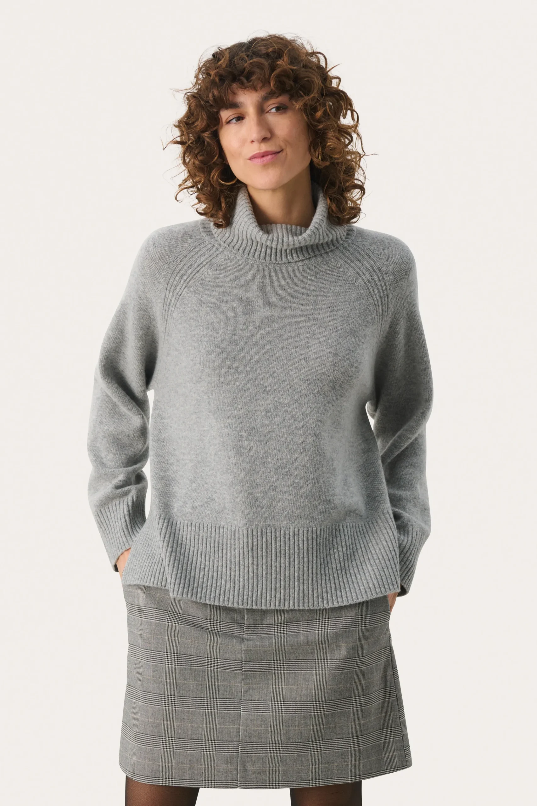 LeightonPW Pullover