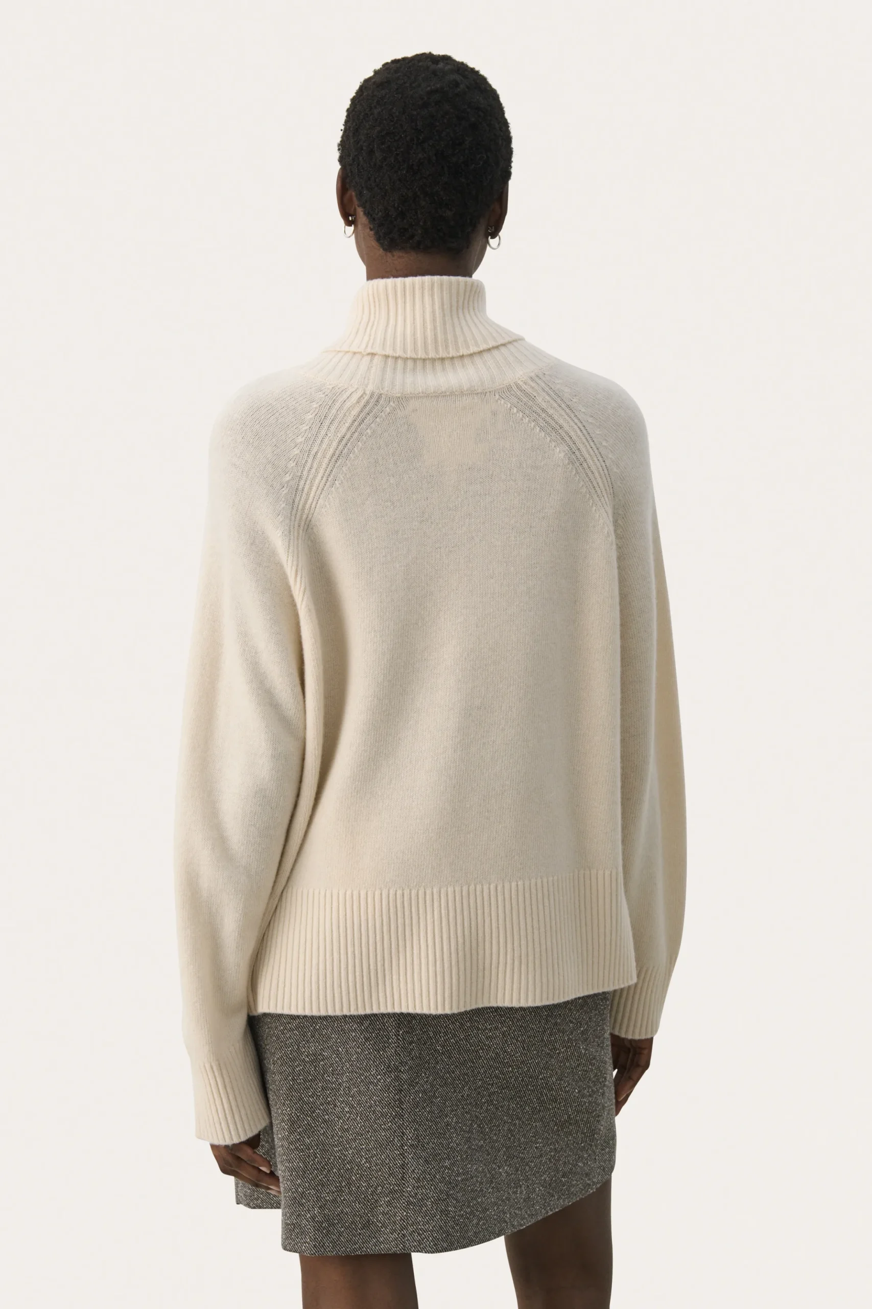 LeightonPW Pullover