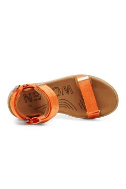 Line Sandal
