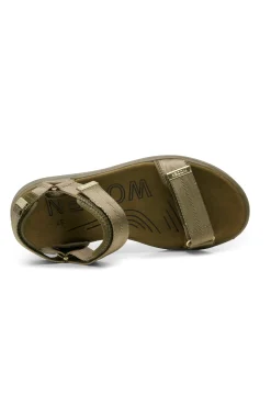 Line Sandal