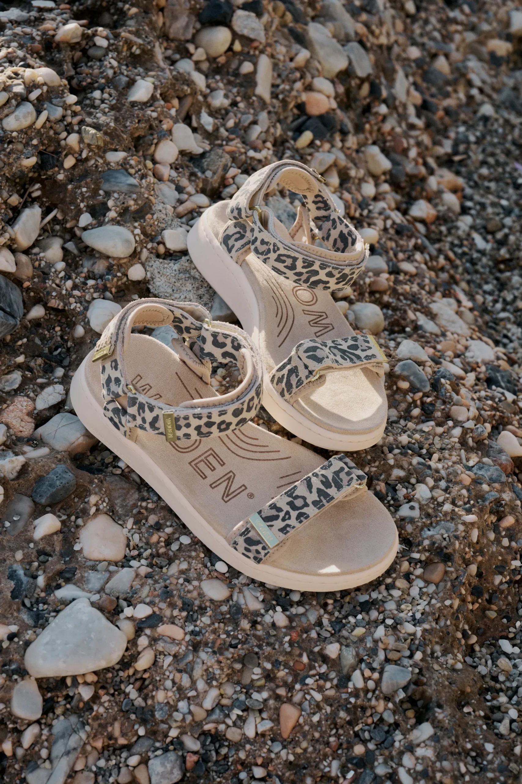 Line Sandal