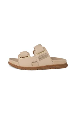 Lisa Sandal