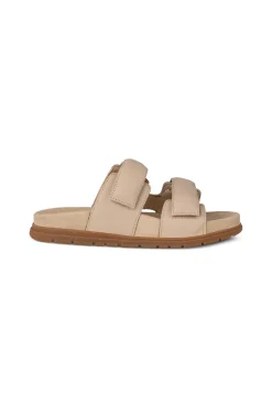 Lisa Sandal