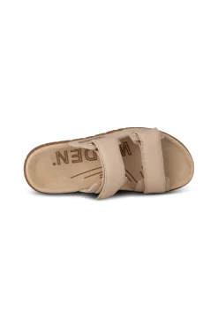Lisa Sandal