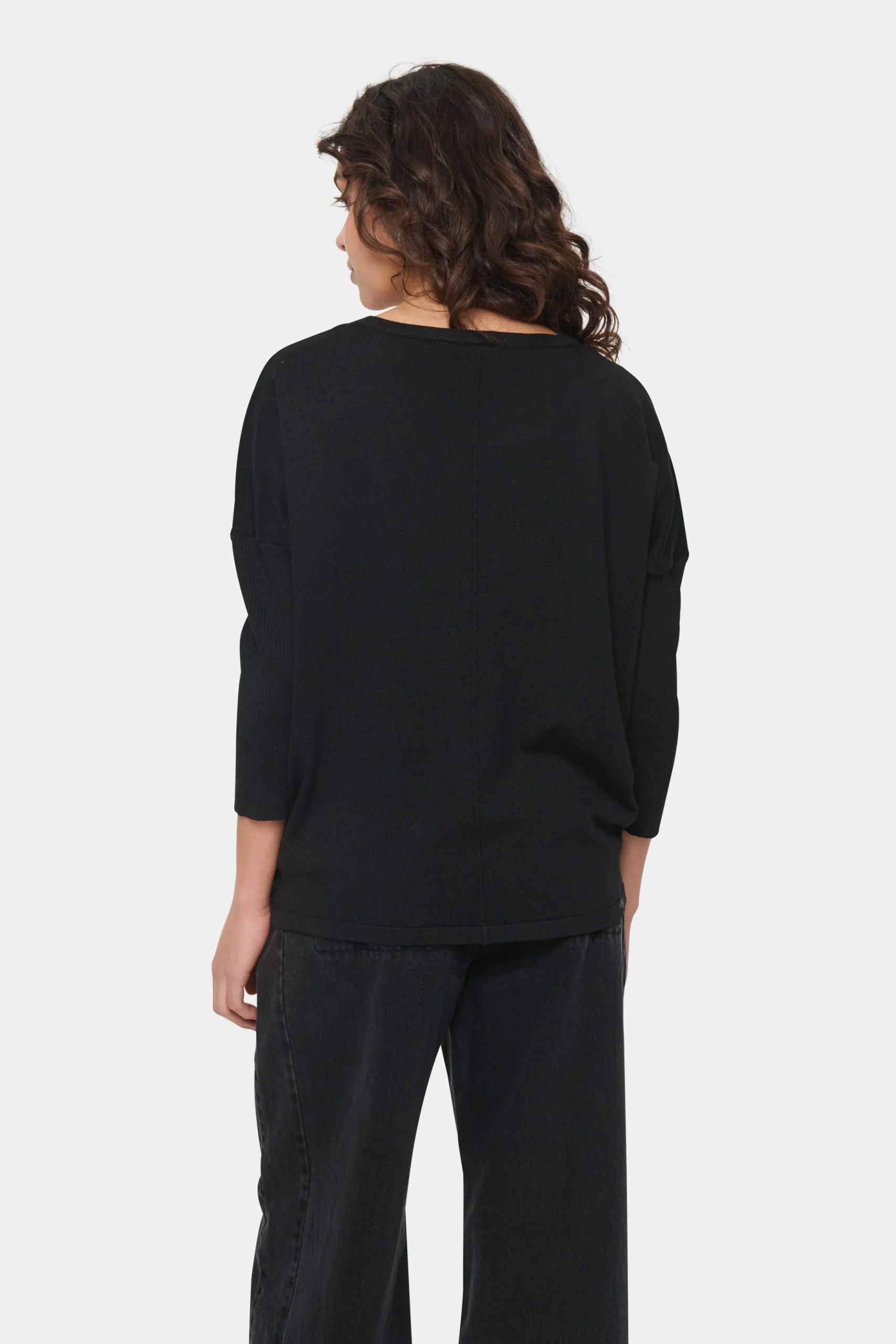 MilaSZ R-Neck Pullover